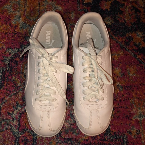 Puma Shoes - Puma sport lifestyle white sneakers, like new, sz8